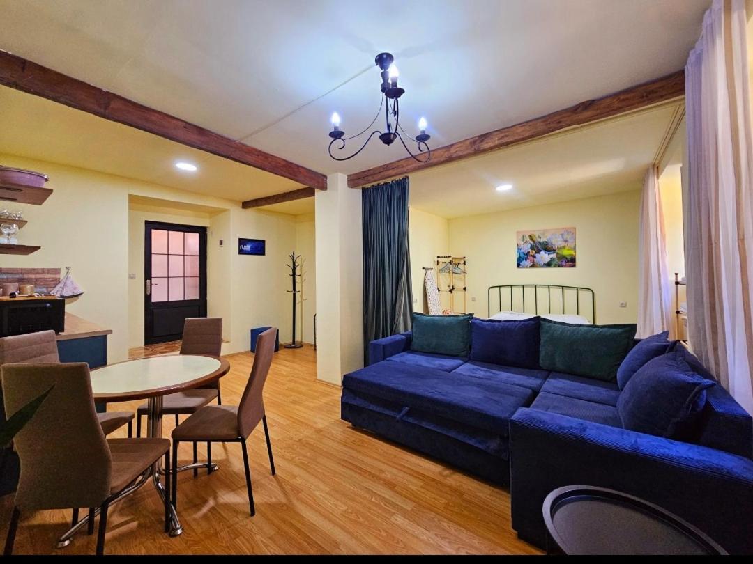 Apartment In The Old District تبليسي المظهر الخارجي الصورة